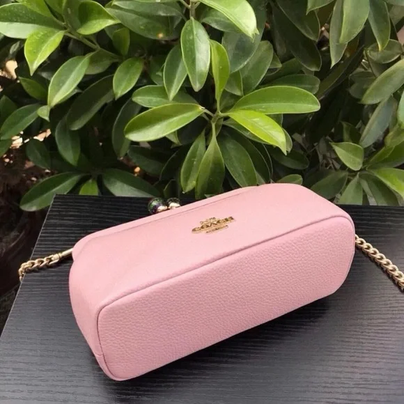 Coach Nora Kisslock in Pink - Picture 4 of 9